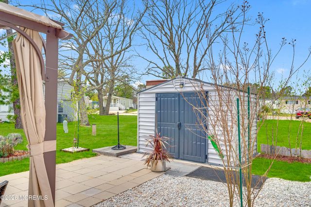 19 Otter Place, Whiting, NJ 08759