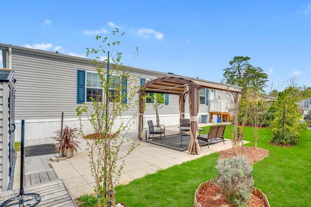 19 Otter Place, Whiting, NJ 08759