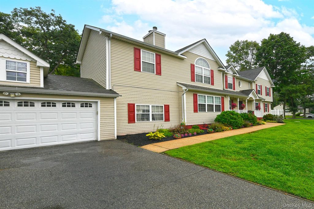 303 Westchester Avenue N, West Babylon, NY 11704 — photo 2
