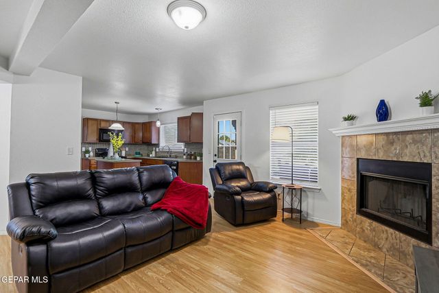 680 Sequeiros Court, El Paso, TX 79932