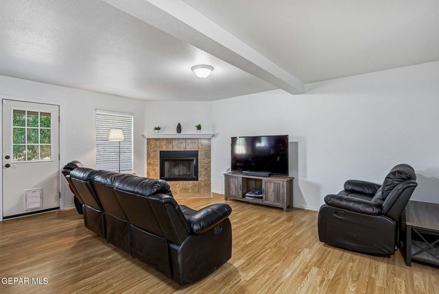 680 Sequeiros Court, El Paso, TX 79932