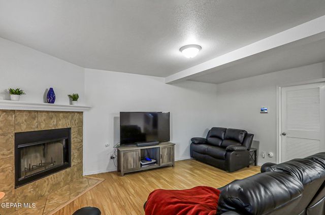 680 Sequeiros Court, El Paso, TX 79932