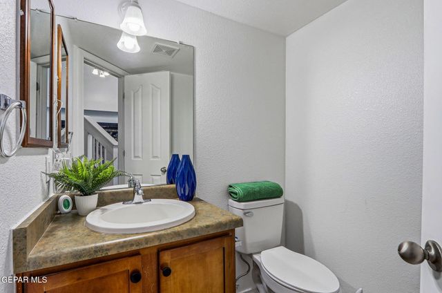 680 Sequeiros Court, El Paso, TX 79932