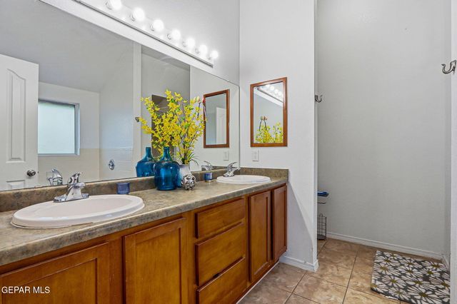 680 Sequeiros Court, El Paso, TX 79932