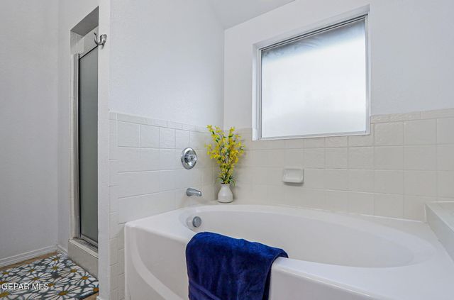 680 Sequeiros Court, El Paso, TX 79932