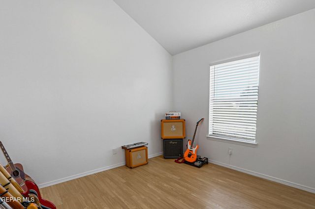 680 Sequeiros Court, El Paso, TX 79932