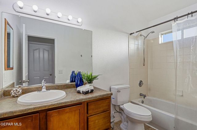 680 Sequeiros Court, El Paso, TX 79932