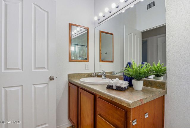 680 Sequeiros Court, El Paso, TX 79932