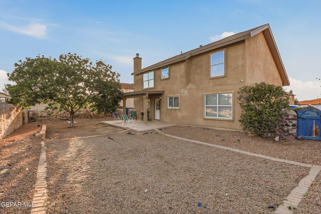 680 Sequeiros Court, El Paso, TX 79932