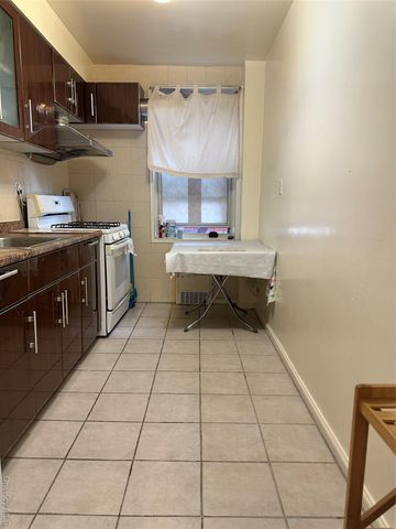 27-04 Parsons Boulevard 2G, Flushing, NY 11354