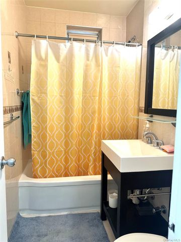 27-04 Parsons Boulevard 2G, Flushing, NY 11354