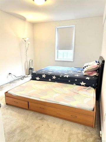 27-04 Parsons Boulevard 2G, Flushing, NY 11354