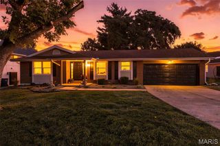 4 Riviera Court, Lake St Louis, MO 63367
