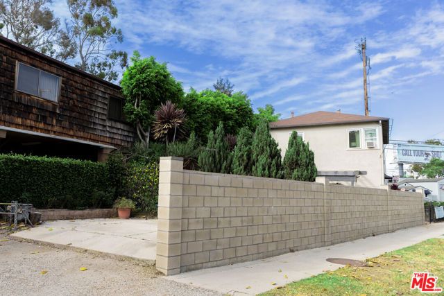 2499 S Barrington Avenue, Los Angeles, CA 90064