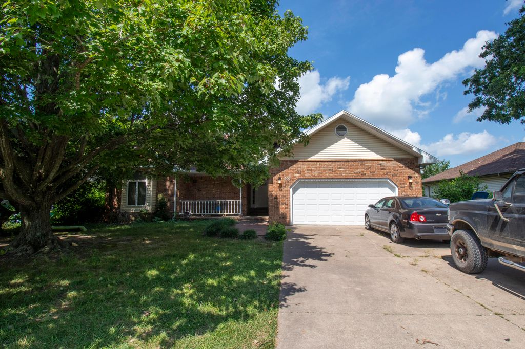 301 North Gregg Road, Nixa, MO 65714