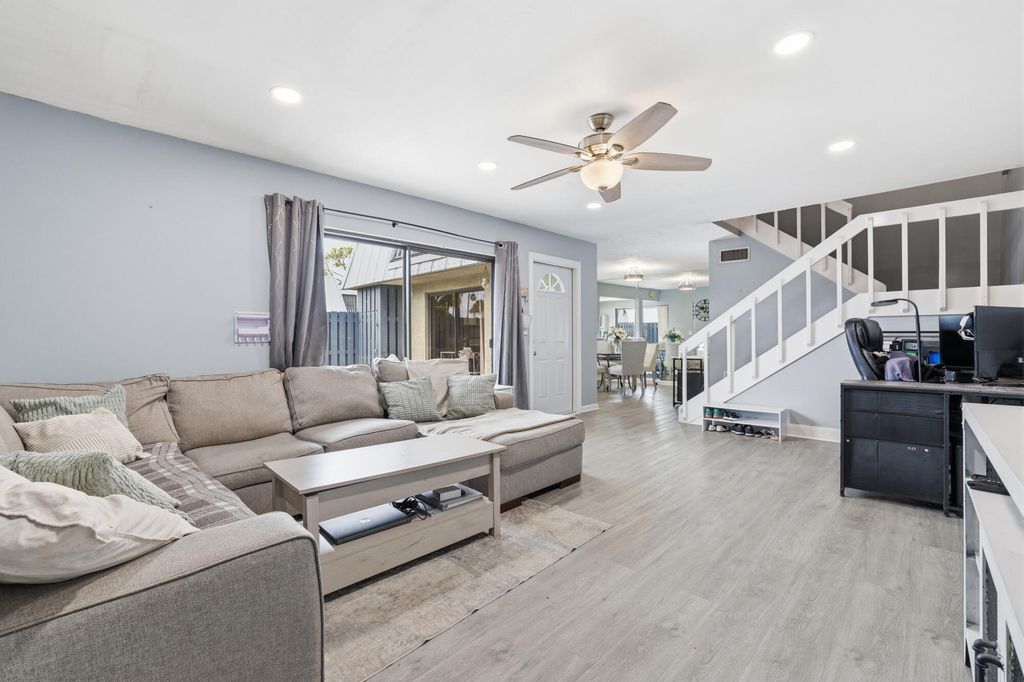 3832 SE Jefferson Street, Stuart, FL 34997