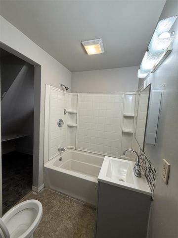 611 W North Street, Kalamazoo, MI 49007