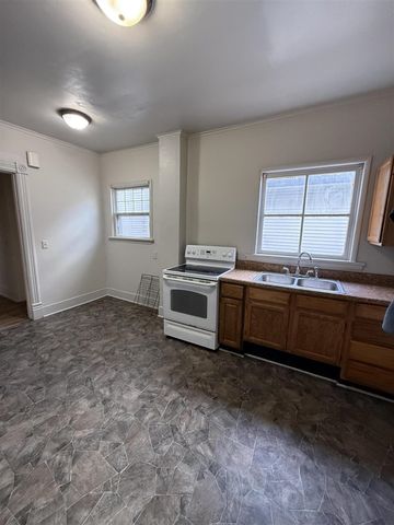 611 W North Street, Kalamazoo, MI 49007