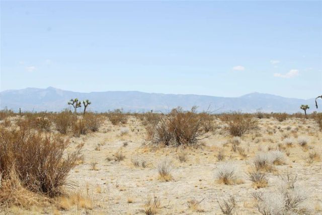 16999 Holly, Phelan, CA 92371