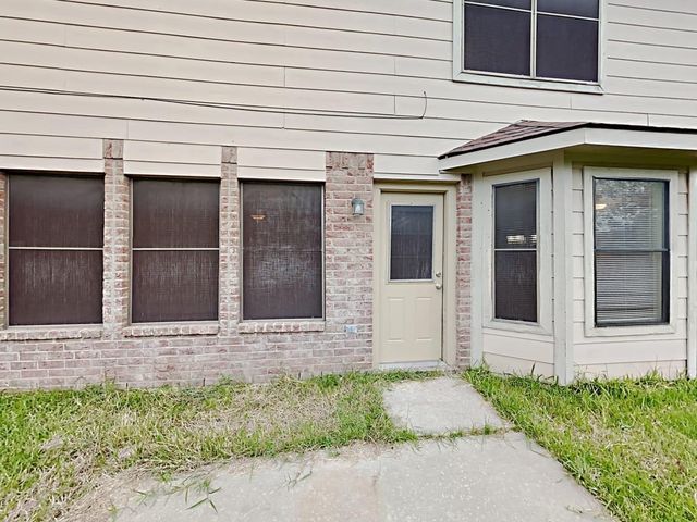 9818 Golden Prairie Lane, Houston, TX 77086