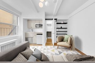 321 E 43RD Street # 607, New York City, NY 10017