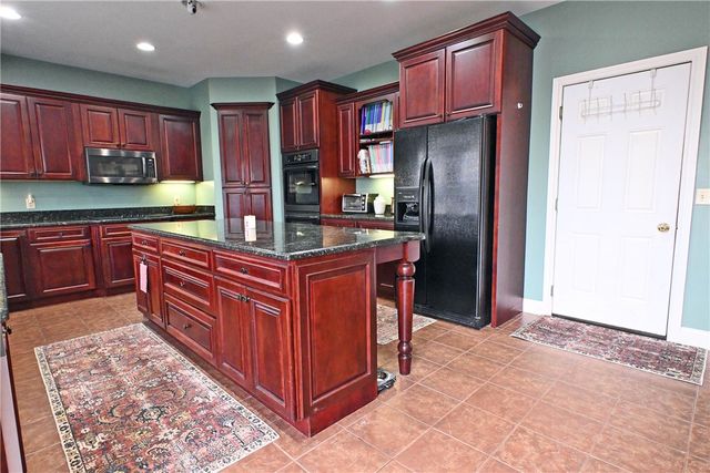 16 Chelsea Drive, Horseheads, NY 14845