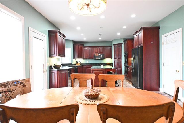 16 Chelsea Drive, Horseheads, NY 14845