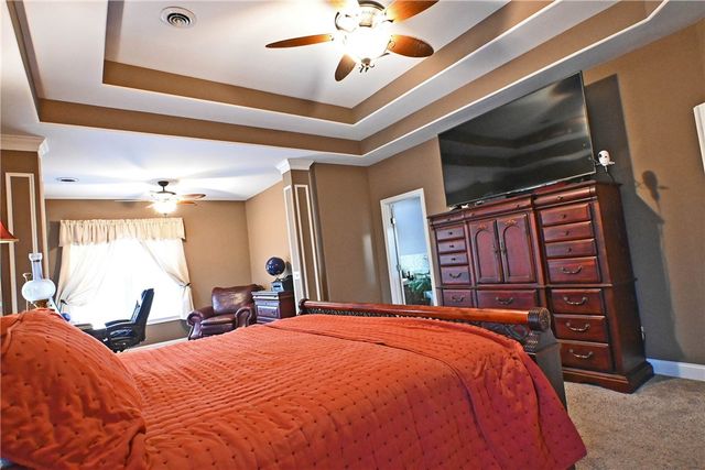 16 Chelsea Drive, Horseheads, NY 14845