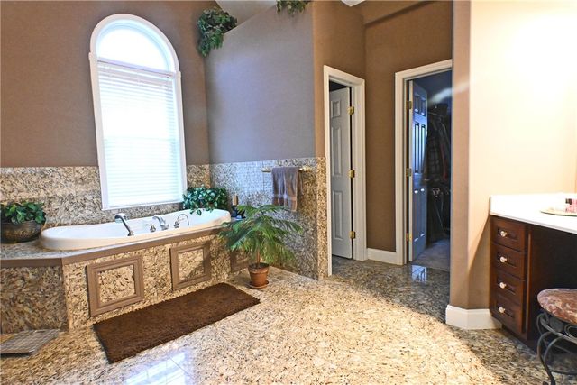 16 Chelsea Drive, Horseheads, NY 14845