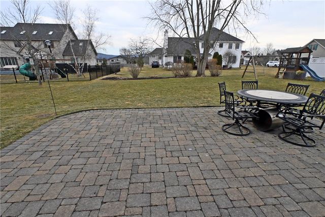 16 Chelsea Drive, Horseheads, NY 14845