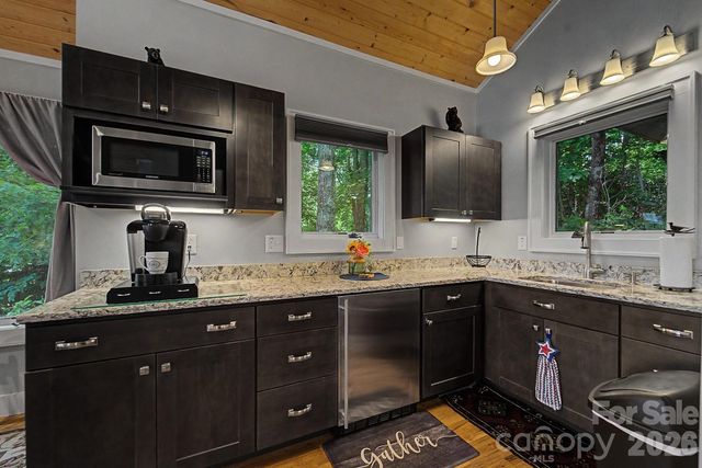 760 Woody Lane, Waynesville, NC 28786