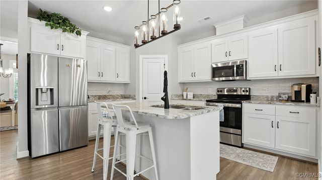 5080 Brandon Pines Way, Providence Forge, VA 23140