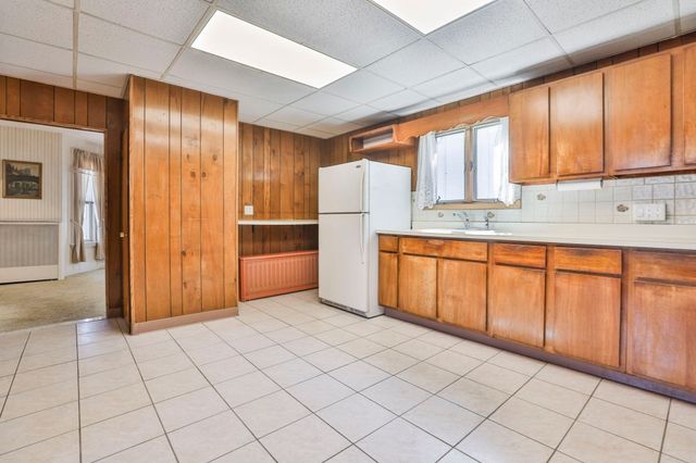 102 Kirtland St, Lynn, MA 01905