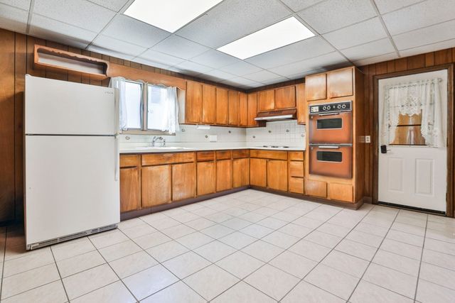 102 Kirtland St, Lynn, MA 01905