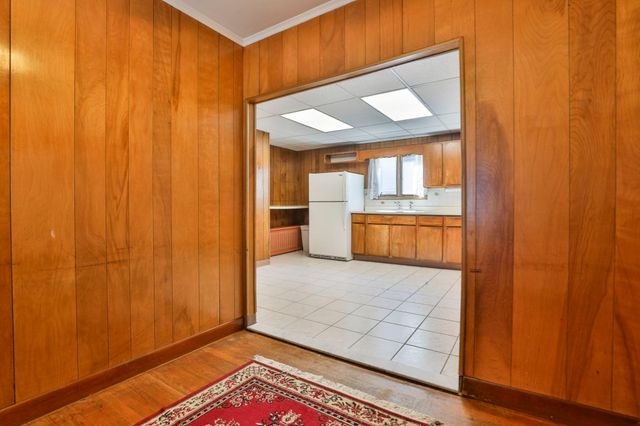 102 Kirtland St, Lynn, MA 01905