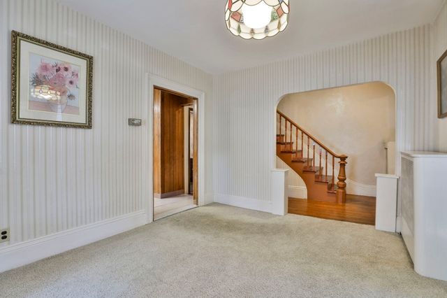 102 Kirtland St, Lynn, MA 01905