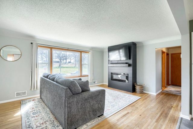 16088 Jordan Avenue SE, Prior Lake, MN 55372