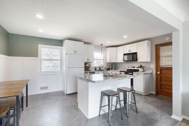 16088 Jordan Avenue SE, Prior Lake, MN 55372