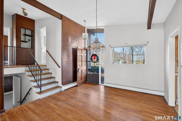 33 Briarwood Drive, Old Saybrook, CT 06475