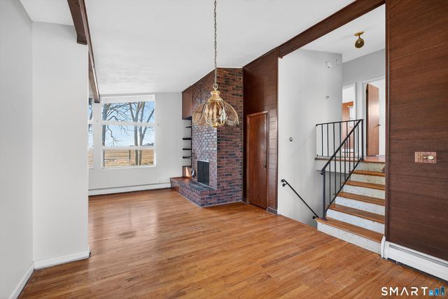 33 Briarwood Drive, Old Saybrook, CT 06475