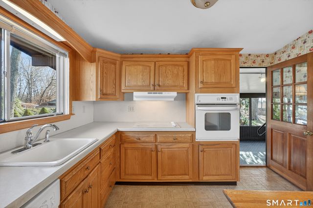 33 Briarwood Drive, Old Saybrook, CT 06475