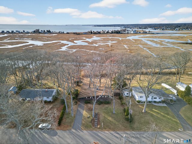33 Briarwood Drive, Old Saybrook, CT 06475