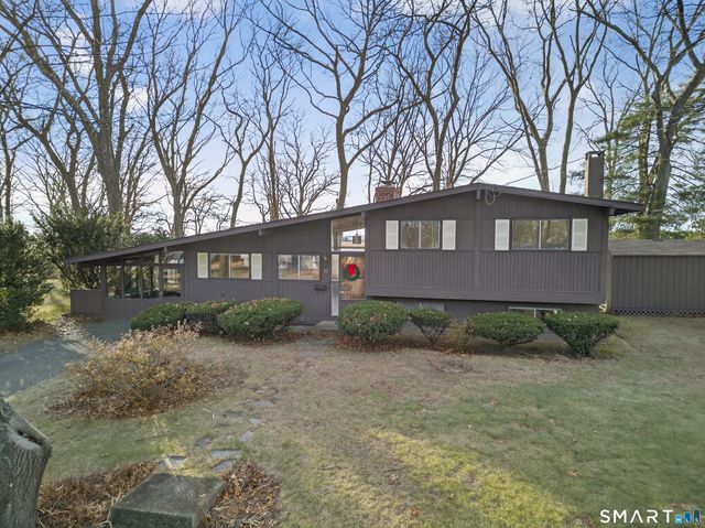 33 Briarwood Drive, Old Saybrook, CT 06475