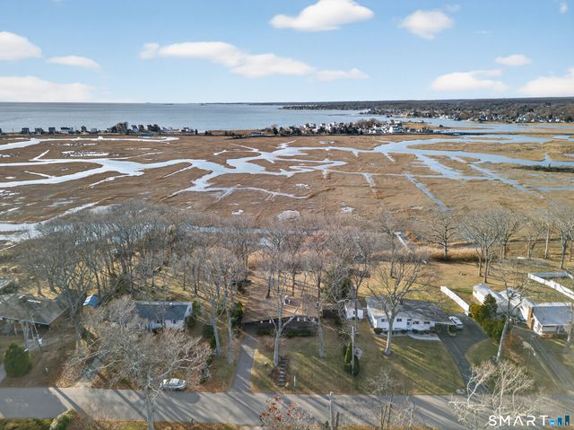 33 Briarwood Drive, Old Saybrook, CT 06475