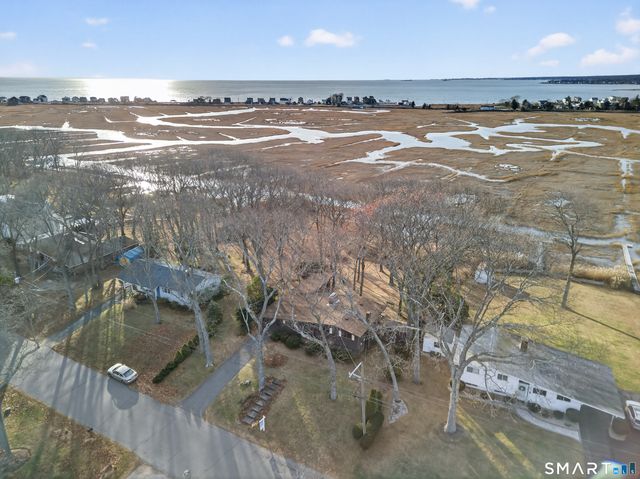 33 Briarwood Drive, Old Saybrook, CT 06475