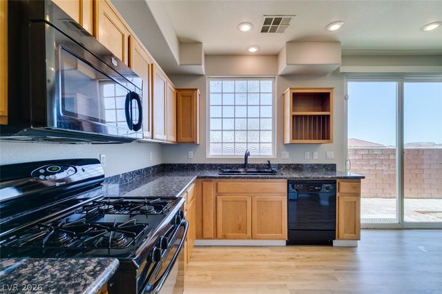 8607 Rowland Bluff Avenue, Las Vegas, NV 89178