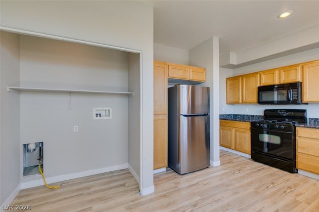 8607 Rowland Bluff Avenue, Las Vegas, NV 89178