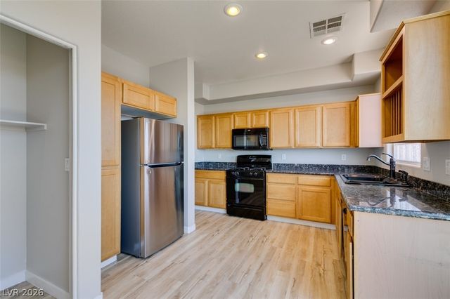 8607 Rowland Bluff Avenue, Las Vegas, NV 89178