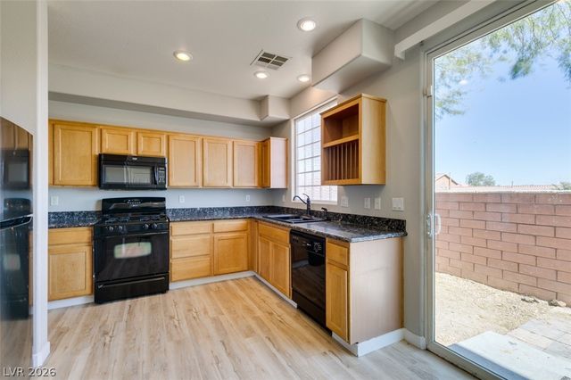 8607 Rowland Bluff Avenue, Las Vegas, NV 89178