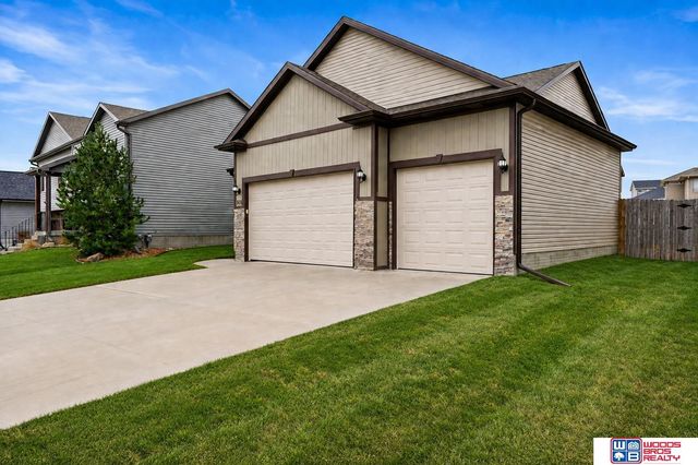 1631 Torreys Drive, Lincoln, NE 68521